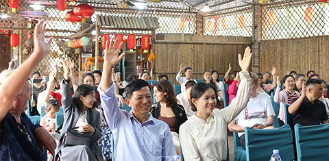 会议选举产生了阳朔县外语协会第一届理事团队