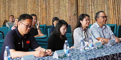 访问团“ih London”有关领导出席